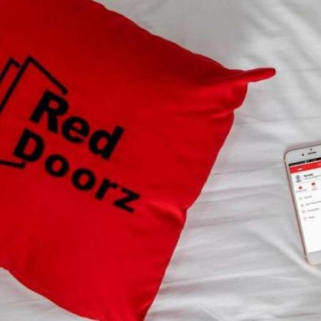 Reddoorz Near Sepinggan Airport Balikpapan 2 Hotel Kültér fotó
