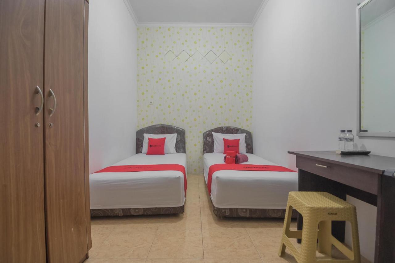 Reddoorz Near Sepinggan Airport Balikpapan 2 Hotel Kültér fotó