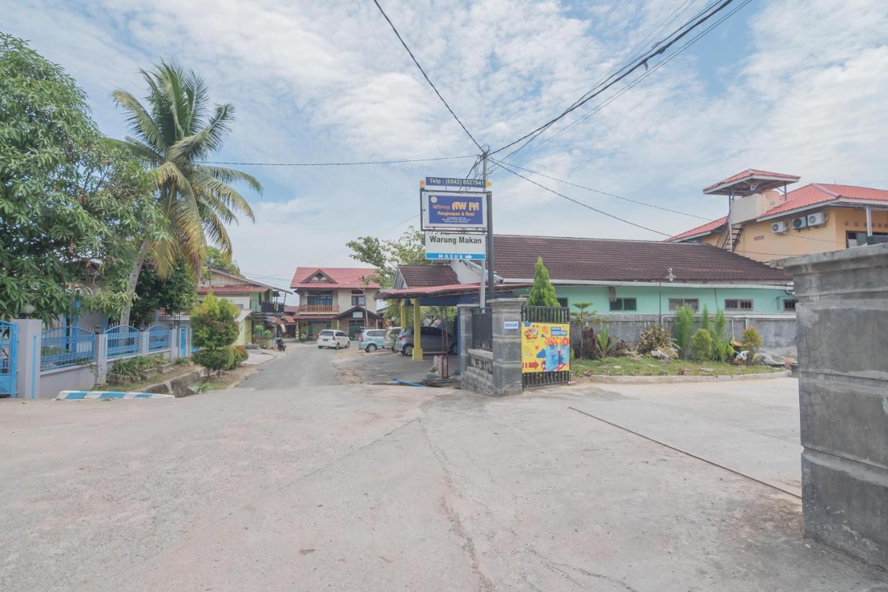Reddoorz Near Sepinggan Airport Balikpapan 2 Hotel Kültér fotó
