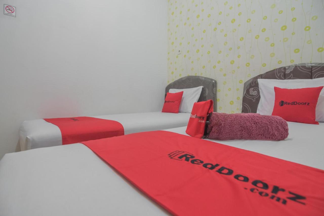 Reddoorz Near Sepinggan Airport Balikpapan 2 Hotel Kültér fotó