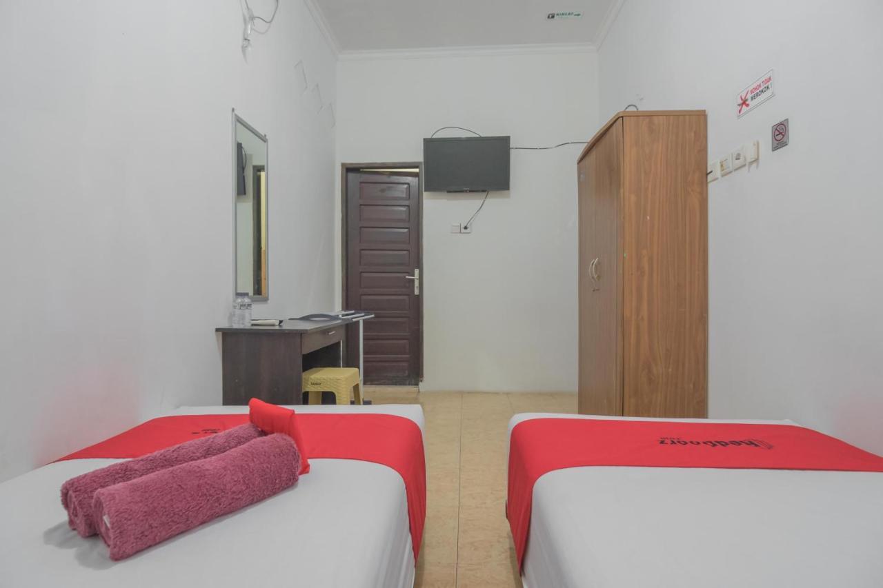 Reddoorz Near Sepinggan Airport Balikpapan 2 Hotel Kültér fotó
